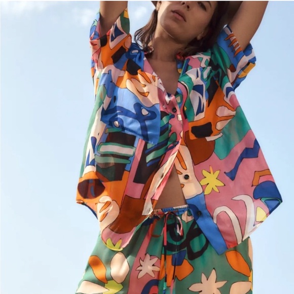 Flyer Auctioning Tons of Limited Edition MAC Cosmetics, Michael Kors, Coach,Zara - Picture 15 of 17